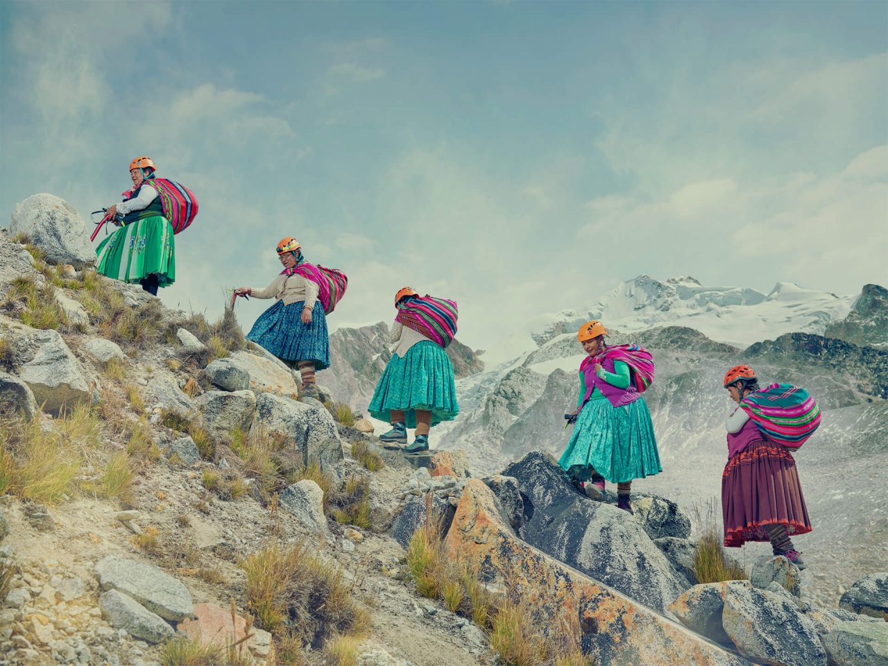 Cholitas se exhibe en FINDE